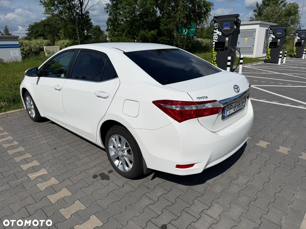 Toyota Corolla 1.6 Premium - 9