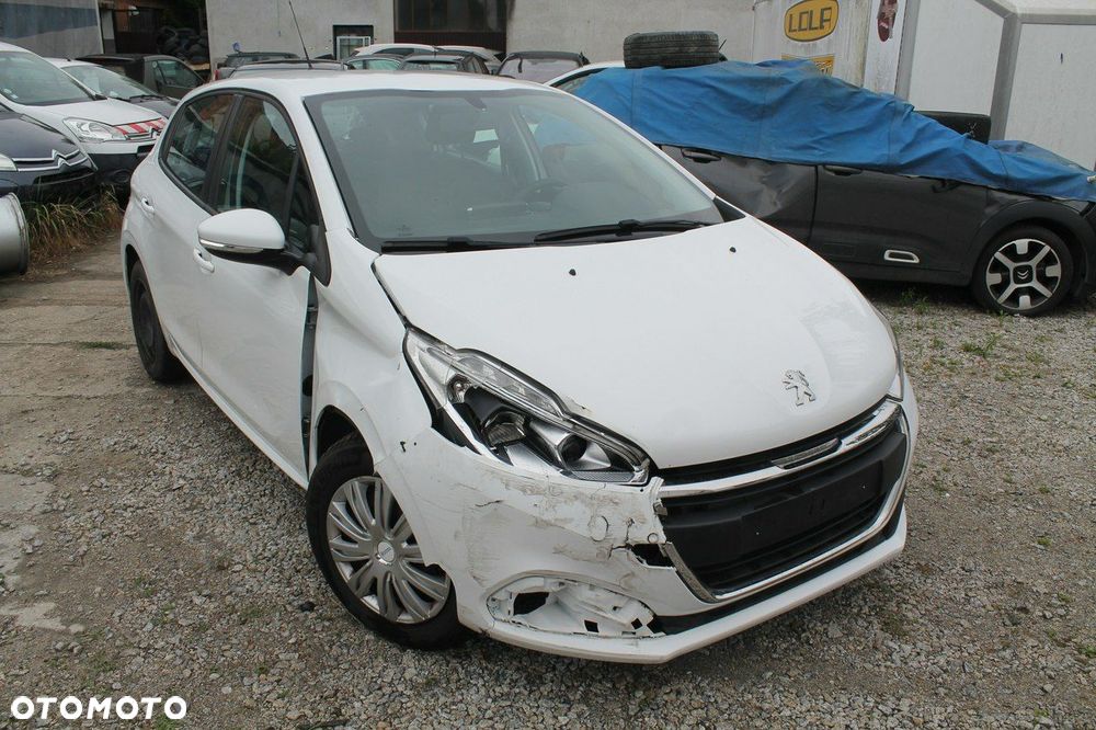 Peugeot 208 - 3