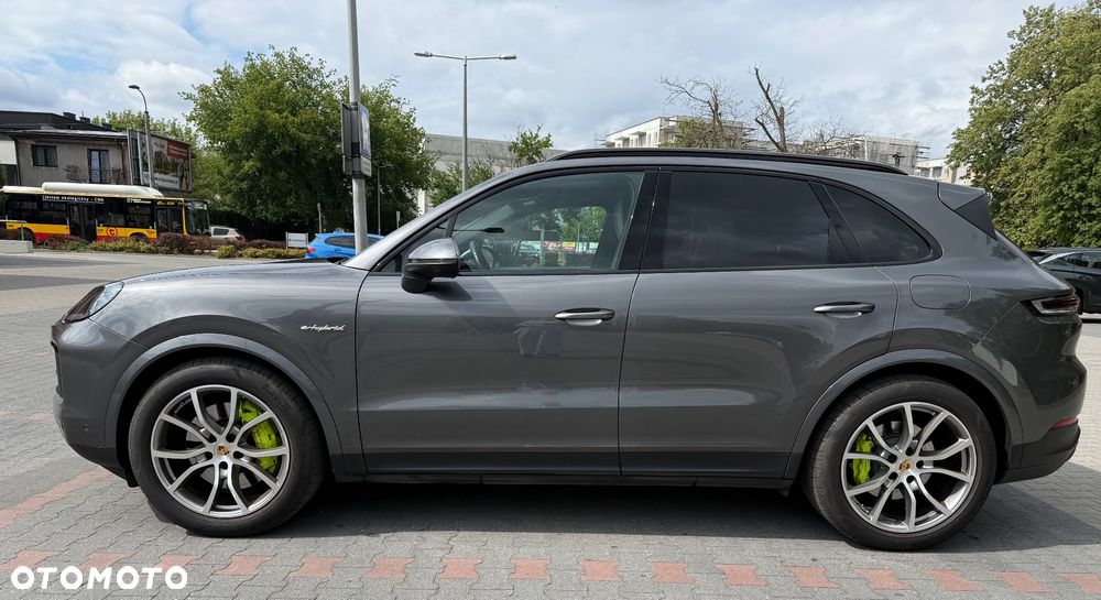 Porsche Cayenne - 4
