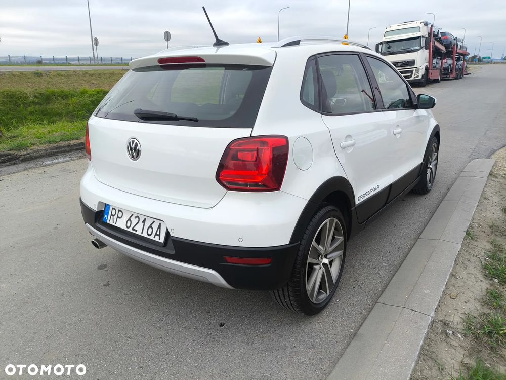 Volkswagen Polo 1.2 TSI DSG Cross Urban White - 5