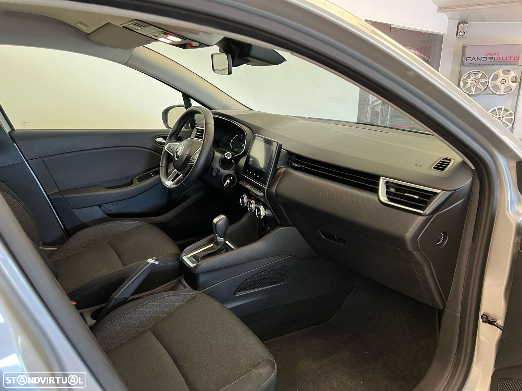 Renault Clio 1.6 E-Tech Full Hybrid Engineered - 20