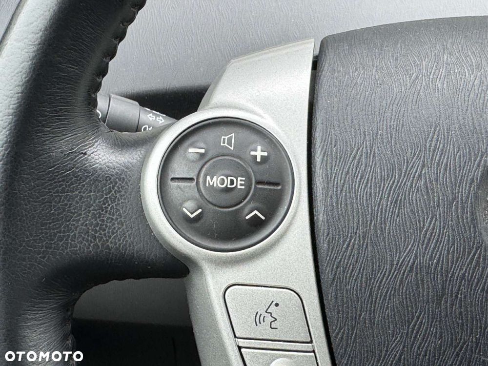 Toyota Prius 1.8 HSD Life - 30