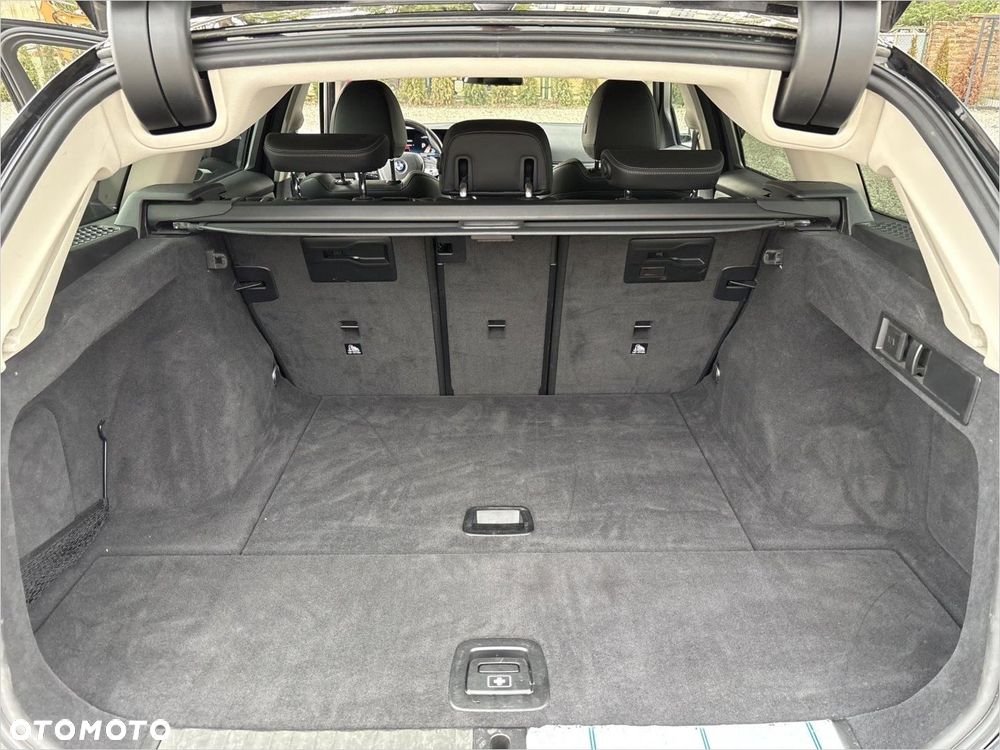 BMW Seria 3 318d MHEV - 22