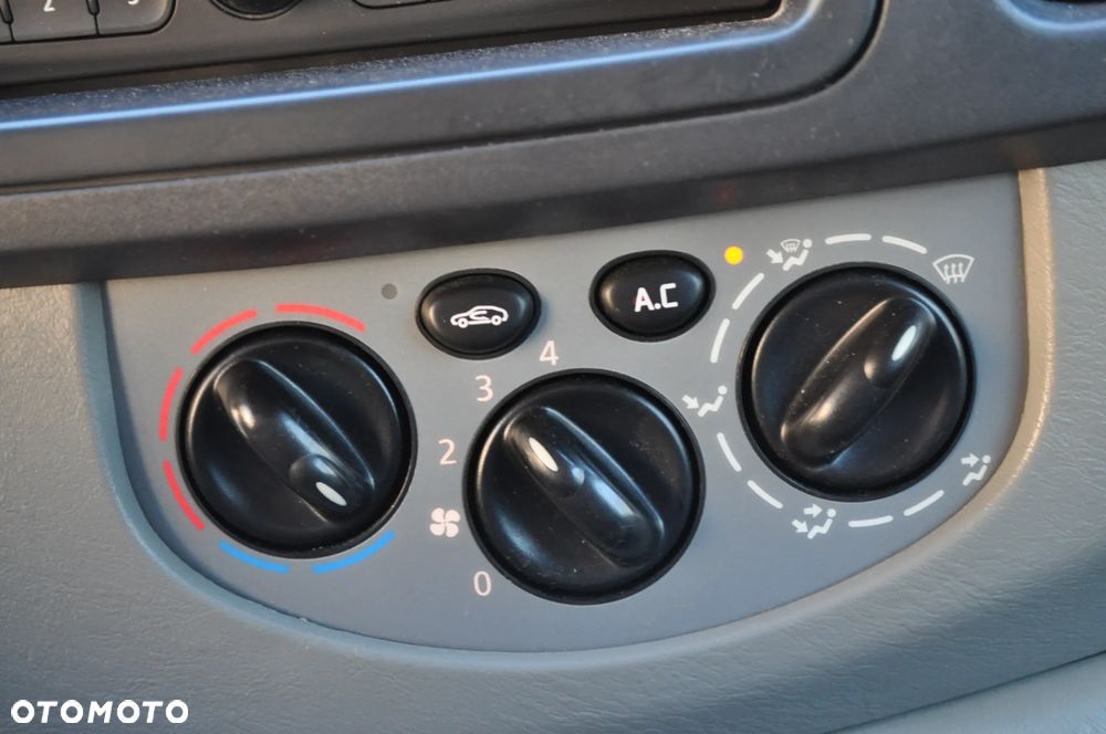 Opel Vivaro - 23