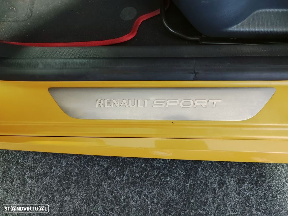Renault Clio TCe 200 EDC Sport R.S. - 16