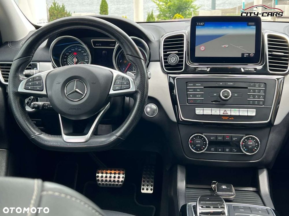 Mercedes-Benz GLE - 12