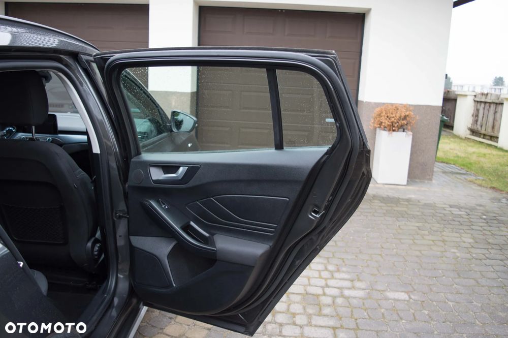 Ford Focus 1.0 EcoBoost Hybrid ACTIVE X - 30