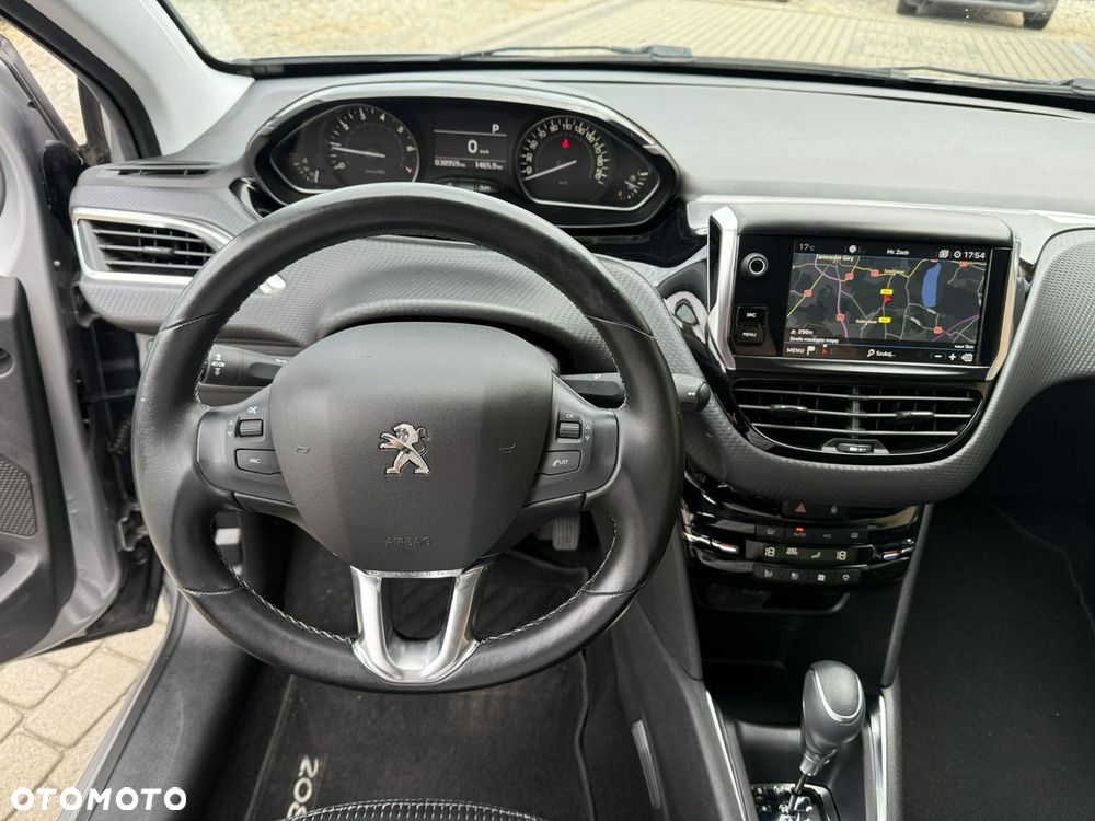 Peugeot 208 - 15