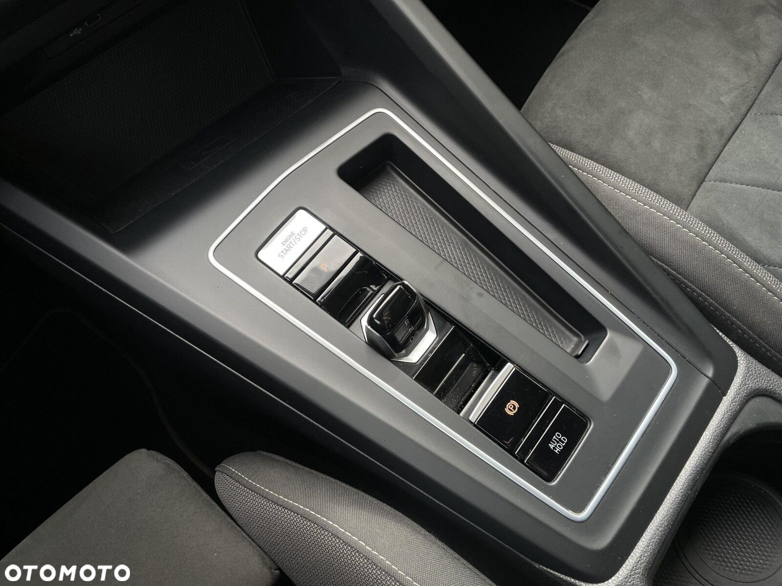 Volkswagen Golf VIII 2.0 TDI Style DSG - 18