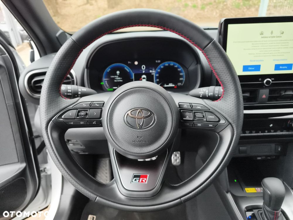 Toyota Yaris Cross Hybrid 1.5 GR Sport - 17