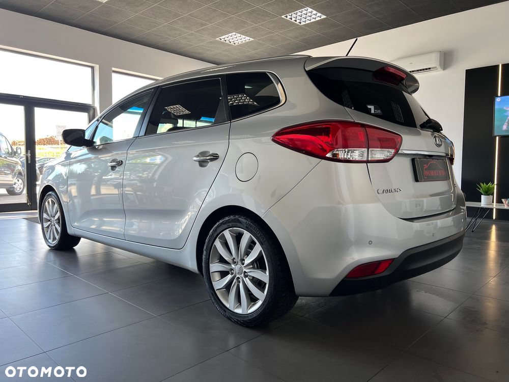 Kia Carens - 3