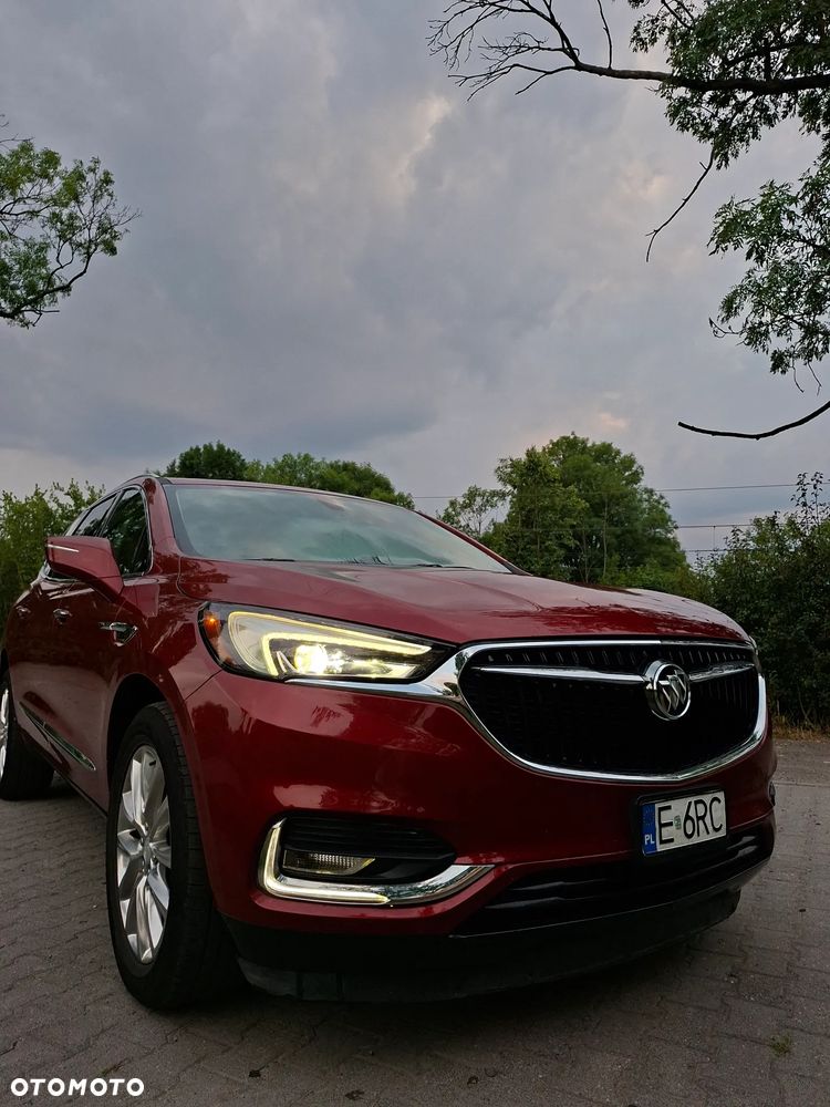 Buick Enclave - 1