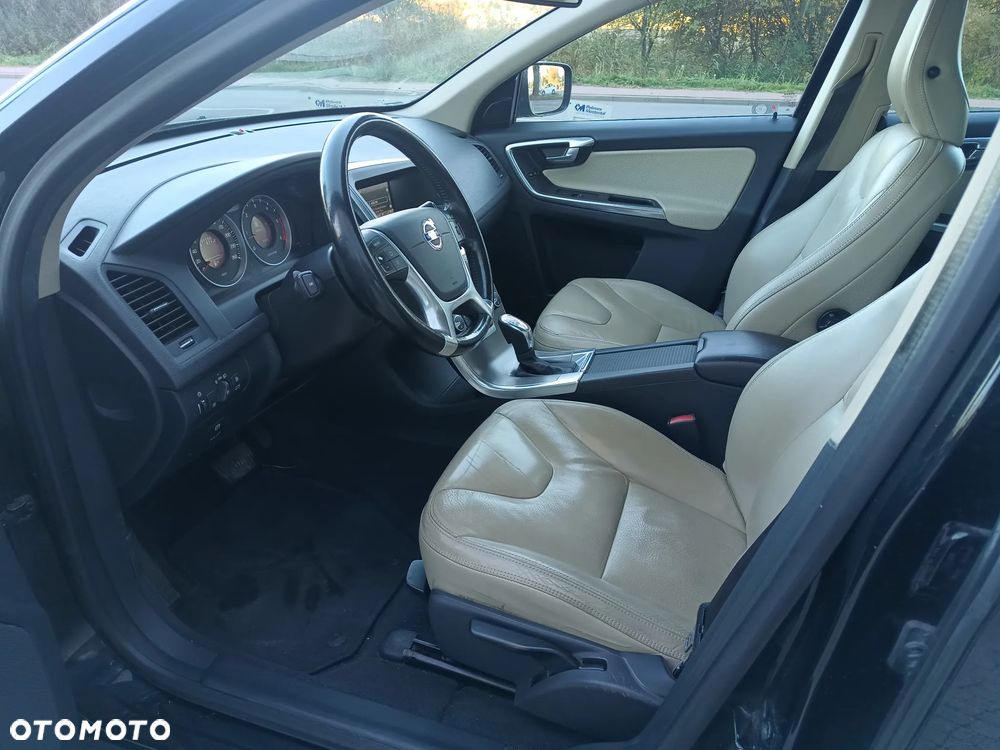 Volvo XC 60 D4 Geartronic Momentum - 9
