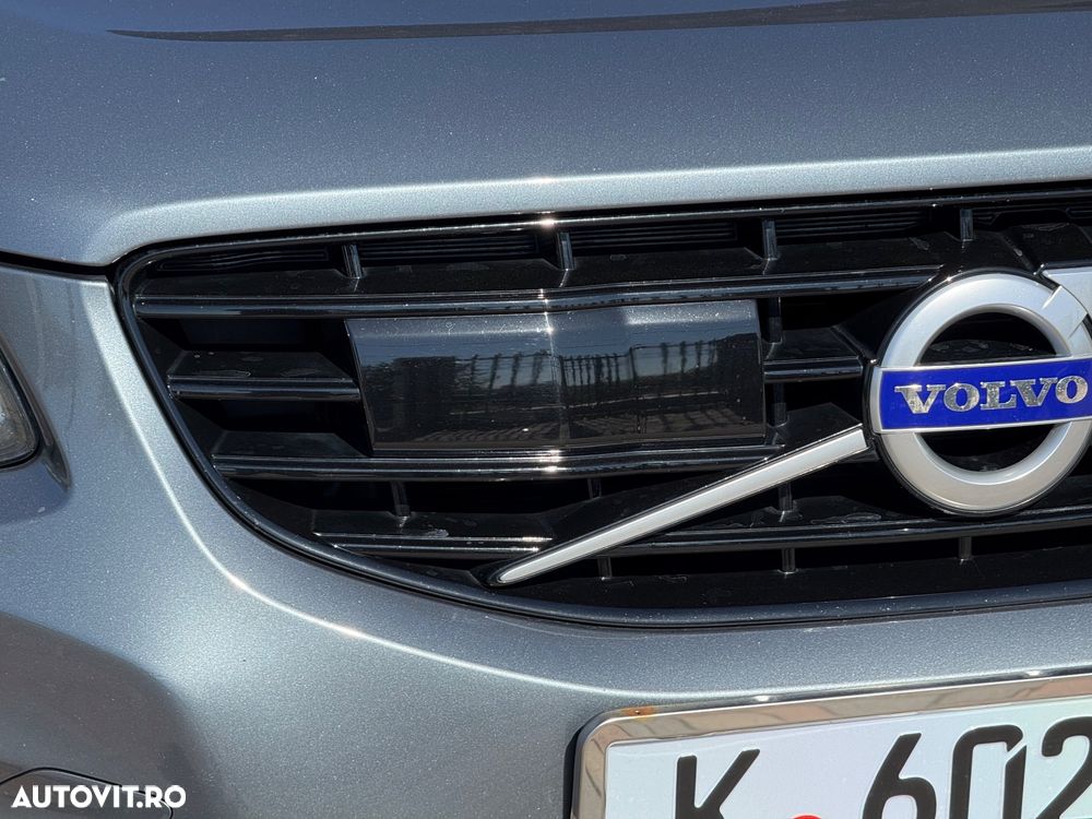 Volvo XC 60 D4 Geartronic RDesign - 28