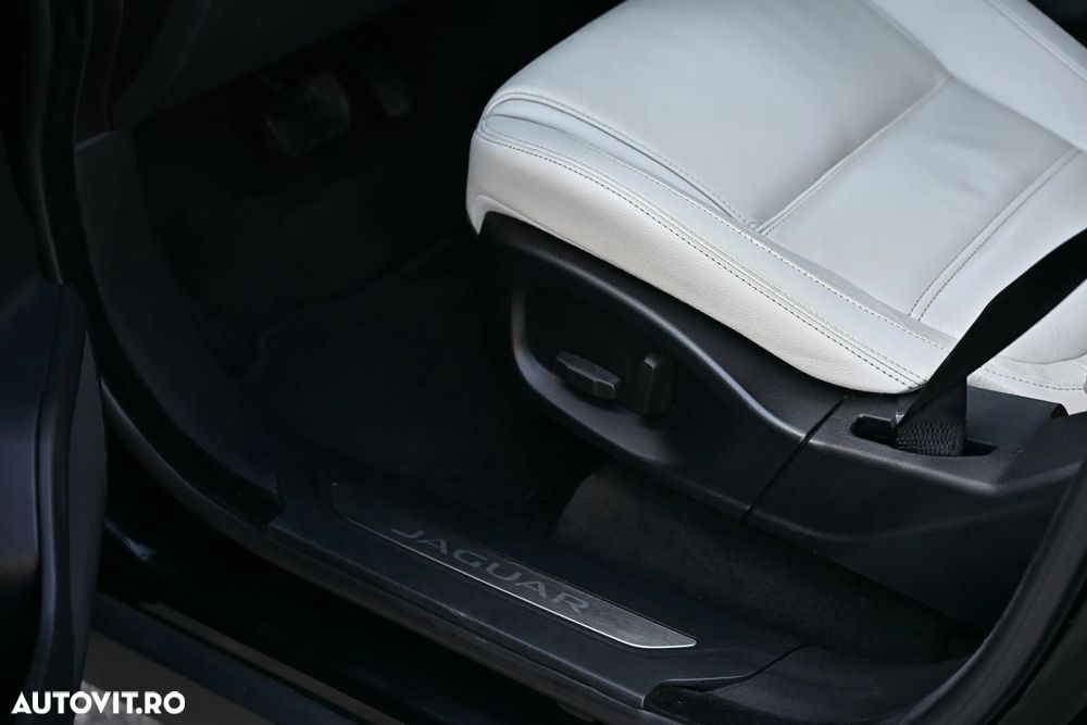 Jaguar F-Pace 20d AWD R-Sport - 27