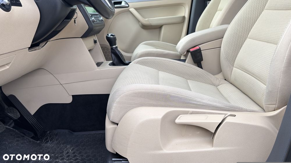 Volkswagen Touran 2.0 TDI DPF Comfortline - 12