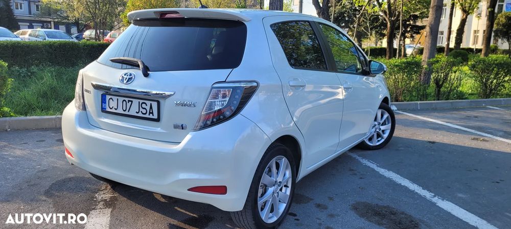 Toyota Yaris 1.5 VVT-i HSD Terra - 3