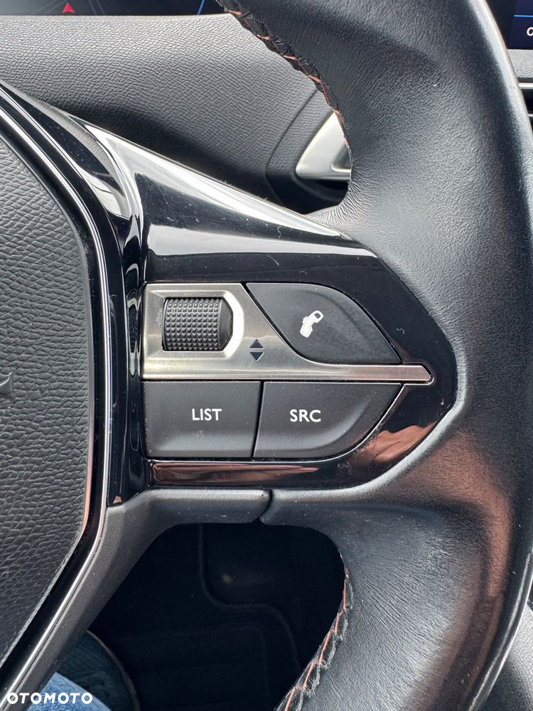 Peugeot 3008 1.2 PureTech Allure S&S - 24