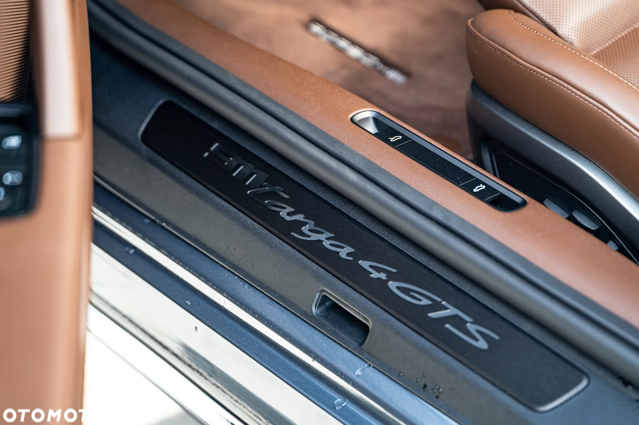 Porsche 911 Targa T-Hybrid 4 GTS - 24
