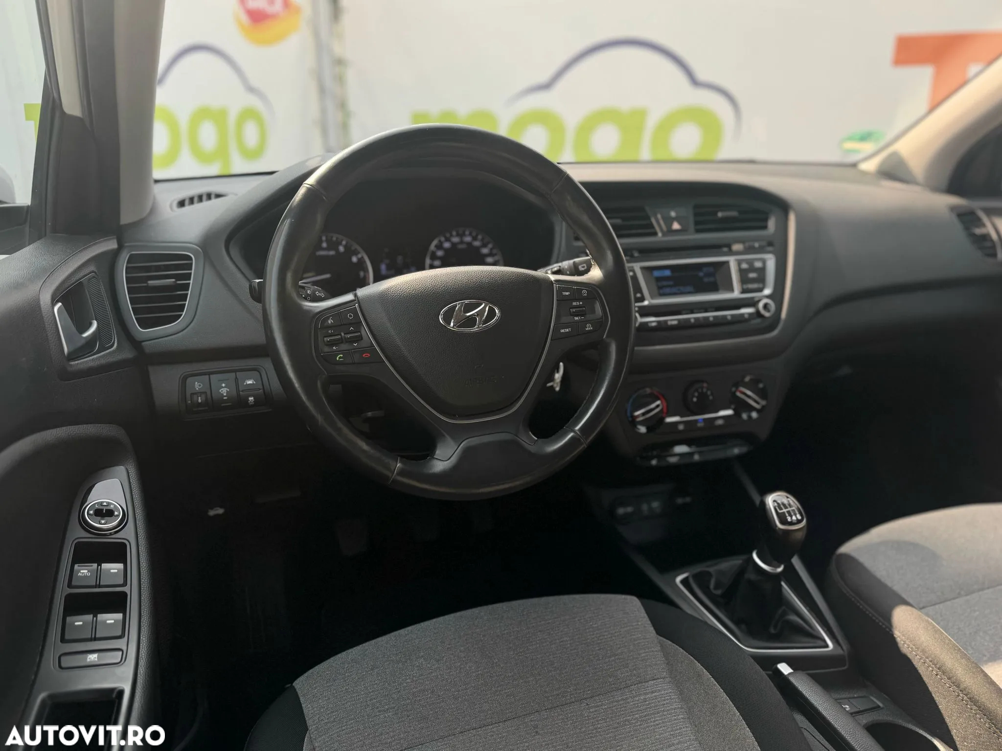 Hyundai i20 1.4 YES! Silver - 39
