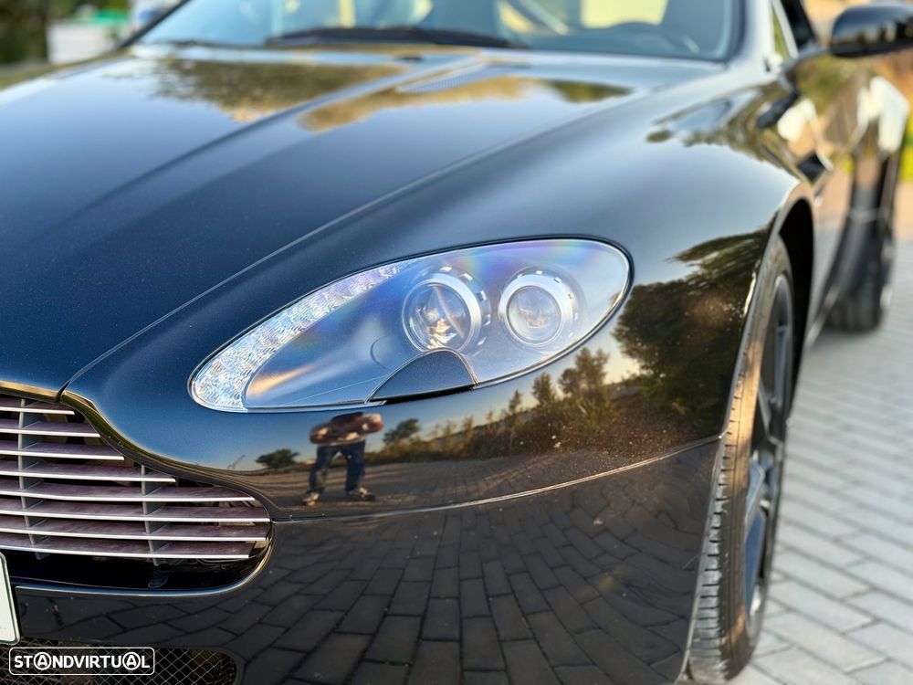 Aston Martin Vantage Coupe V8 - 30