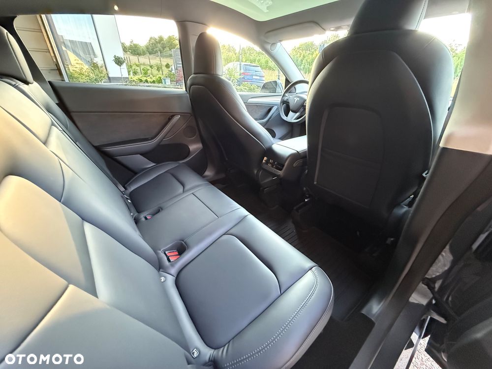 Tesla Model Y Long Range Dual Motor AWD - 7