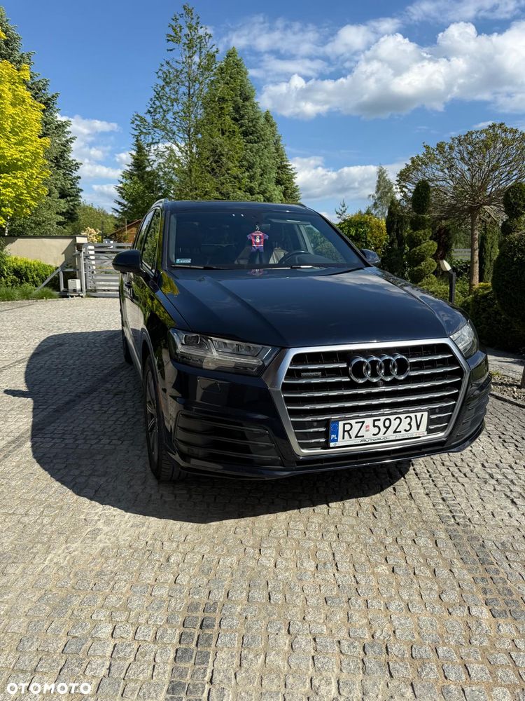 Audi Q7 - 1