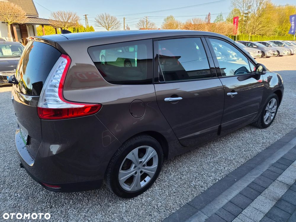 Renault Grand Scenic - 10