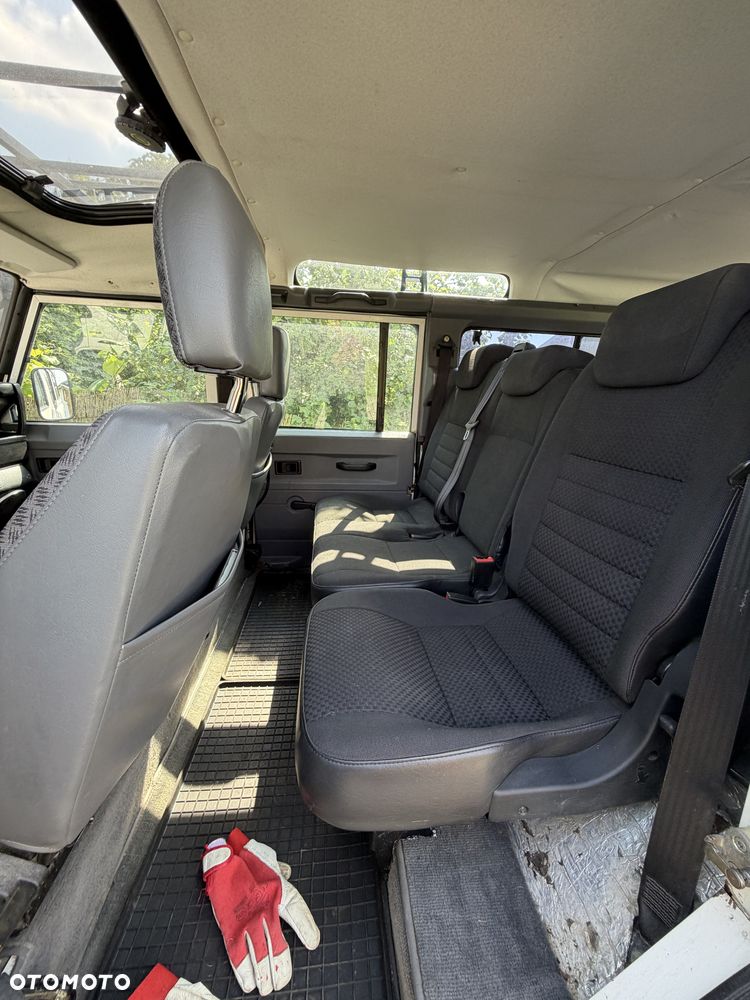 Land Rover Defender - 5