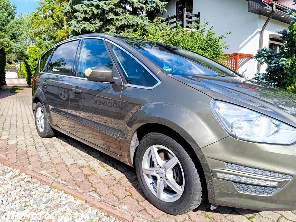 Ford S-Max - 17