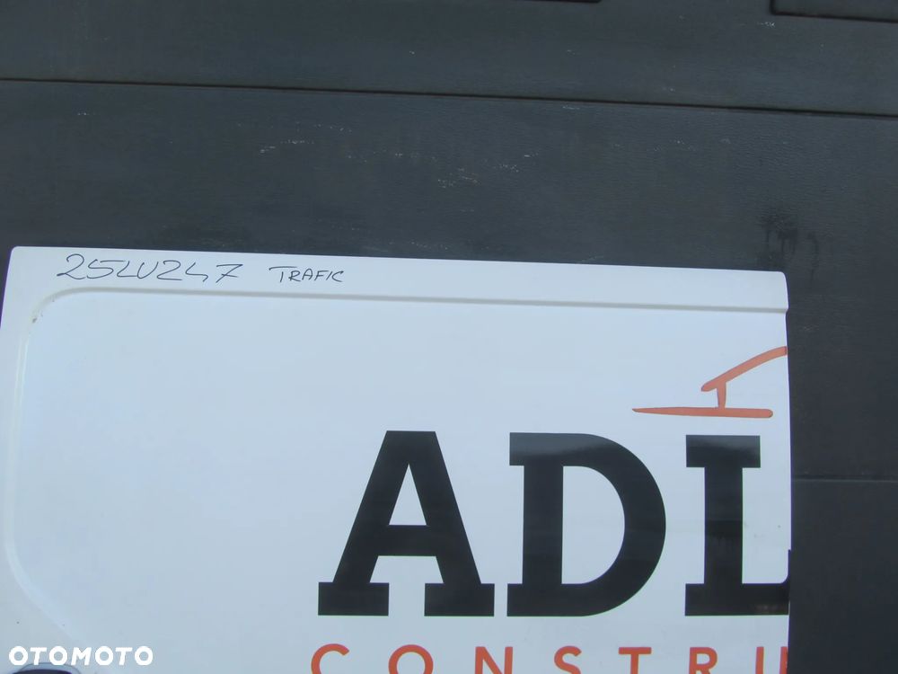 Renault  Trafic-Vivaro 01-14 drzwi lewy bok - 2