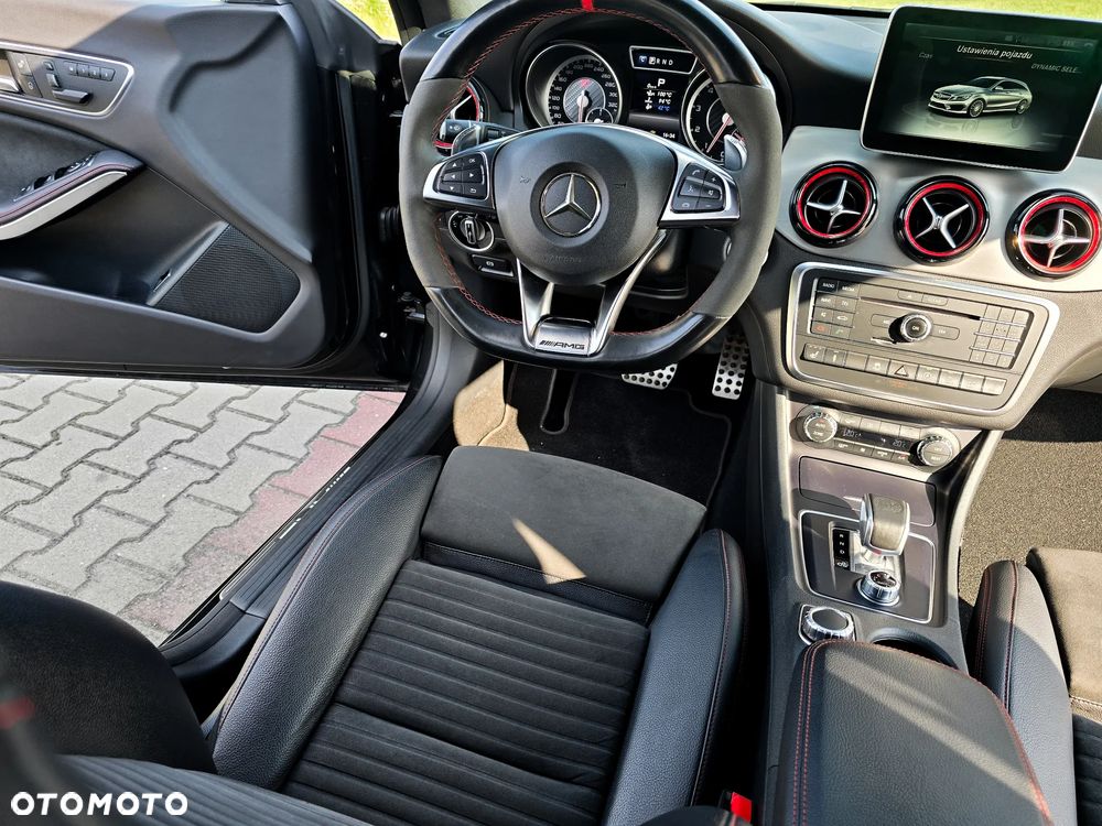 Mercedes-Benz CLA AMG 45 4Matic 7G-DCT - 17