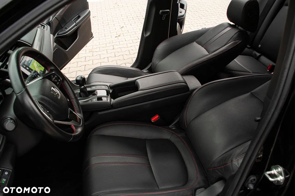 Honda Civic 1.0 i-VTEC Turbo Executive Sport Line - 24