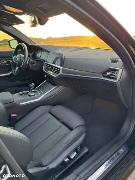 BMW Seria 3 330i - 21
