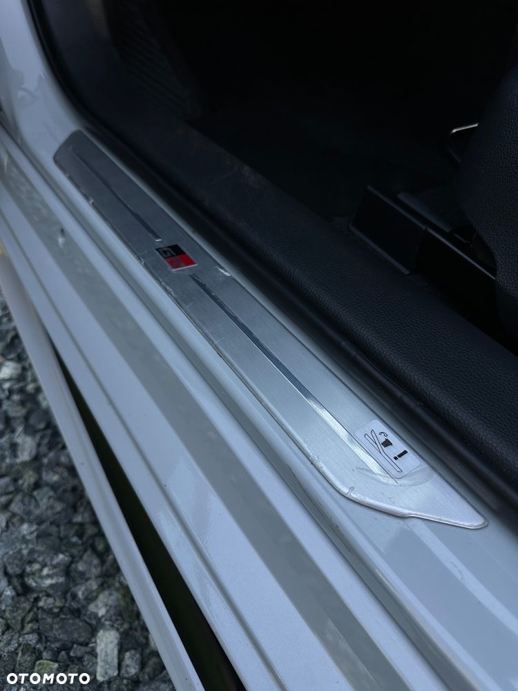 Toyota Corolla 2.0 Hybrid GR Sport - 17