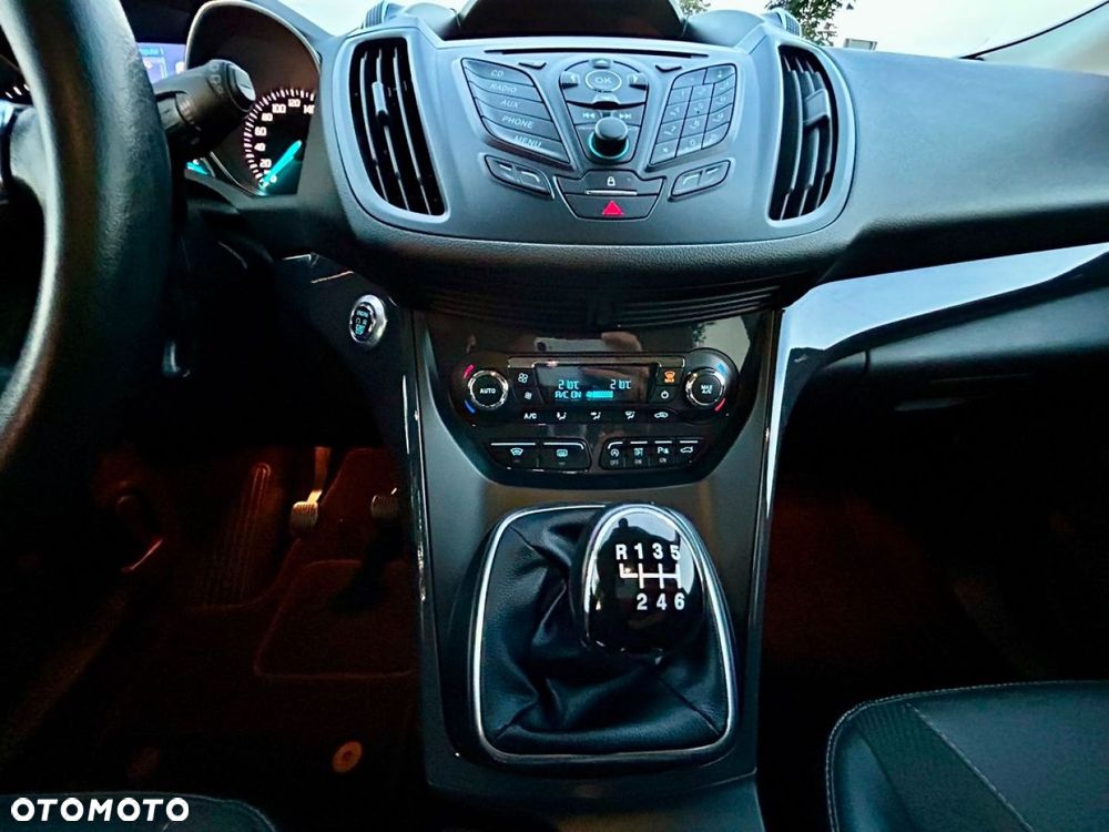 Ford Kuga - 29