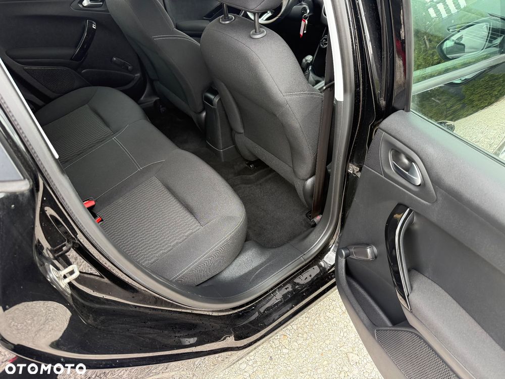 Peugeot 208 - 34