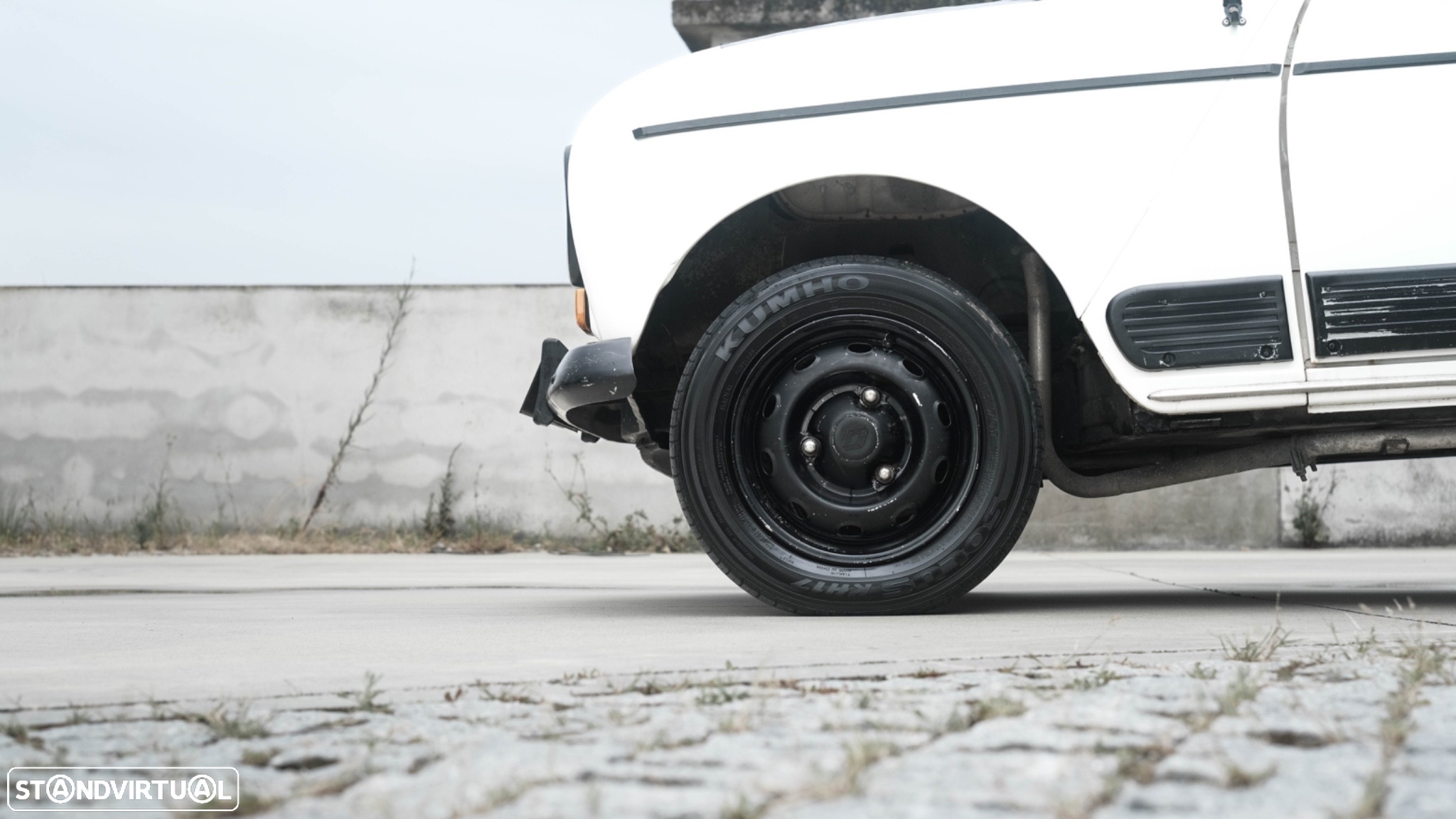 Renault 4 - 8