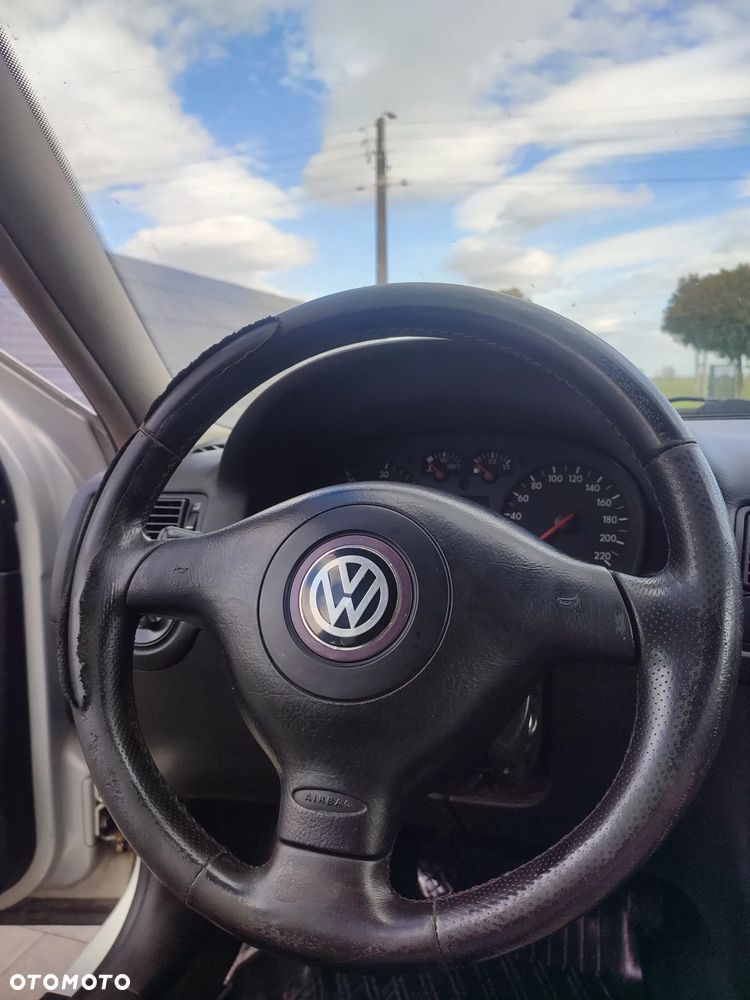 Volkswagen Golf 1.9 TDI Comfortline - 8