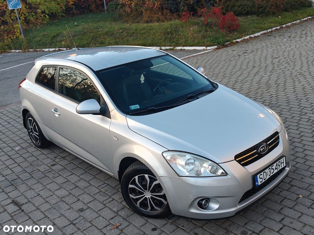 Kia Ceed - 34