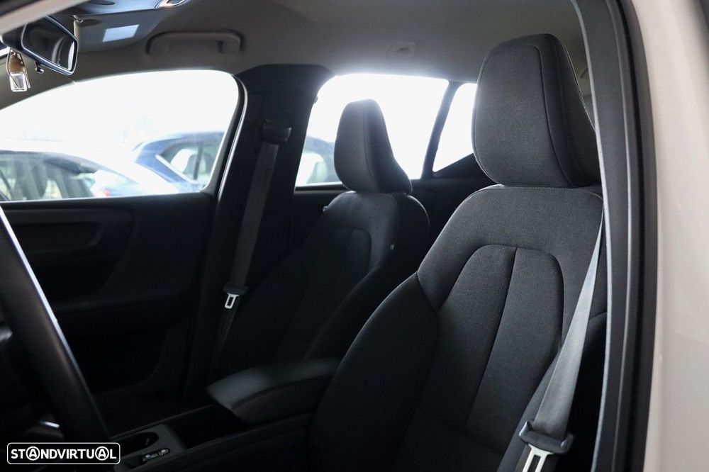 Volvo XC 40 1.5 T2 Momentum Core Geartronic - 5