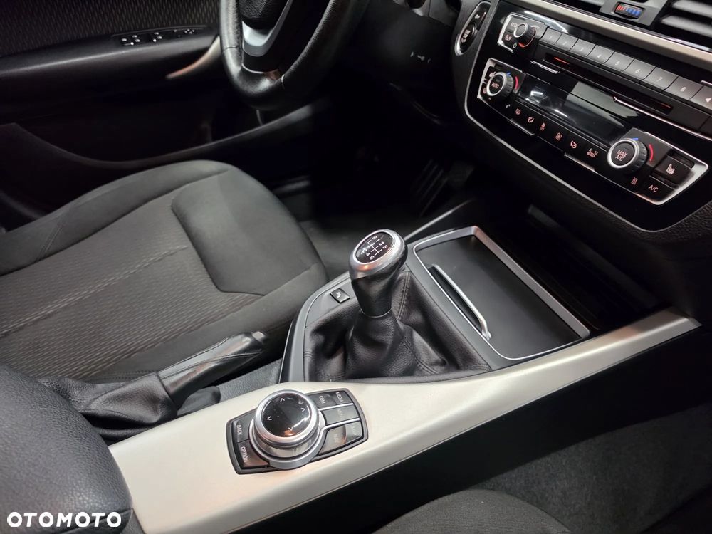 BMW Seria 1 118d Edition Metropolitan - 31