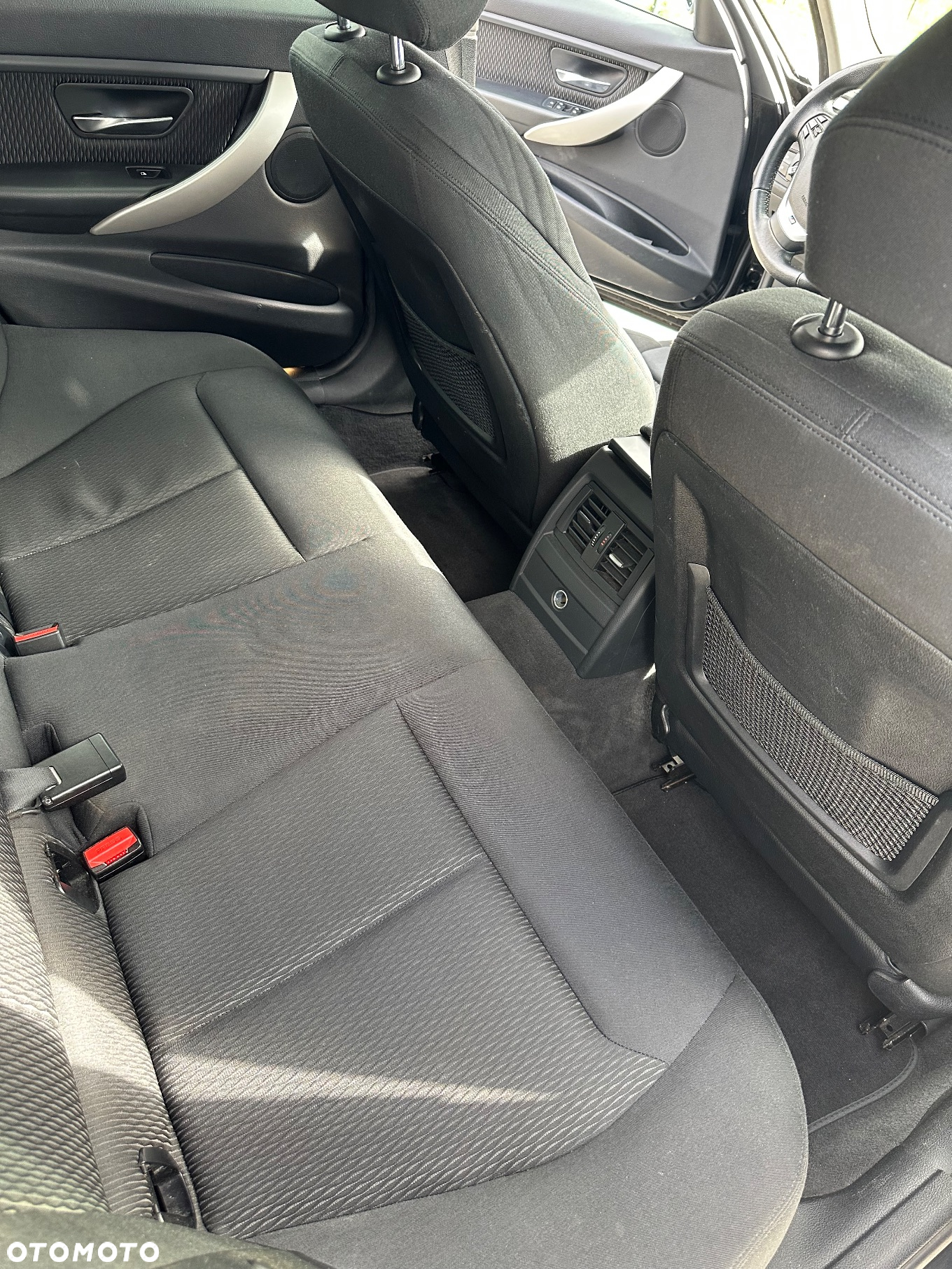 BMW Seria 3 318d Touring - 11