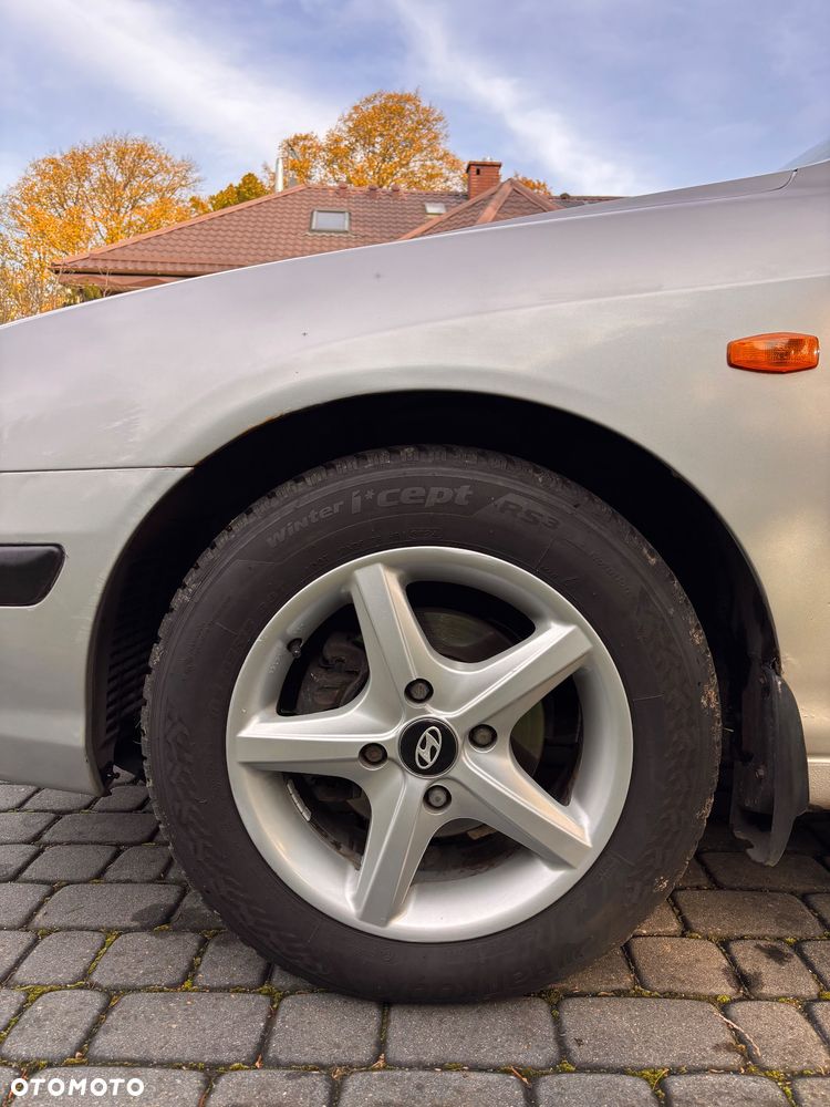 Hyundai Elantra 1.6 GLS - 10
