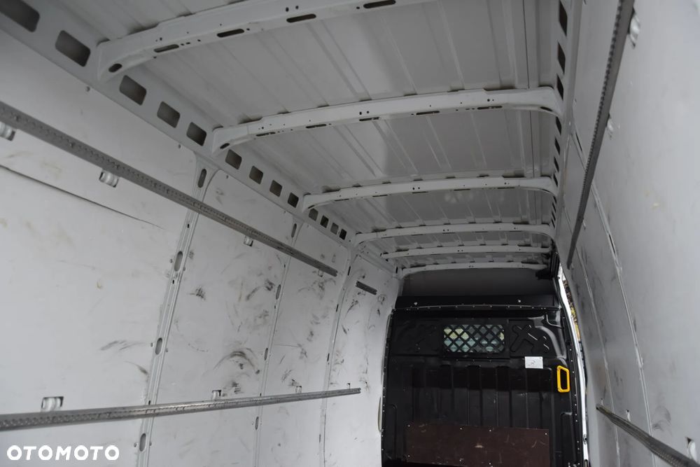 Iveco DAILY MAXI 35S16 / 2.3 - 160 KM / NOWY MODEL / 3 OSOBY / DOSTAWCZE / BLASZAK / KLIMA / CZUJNIKI COFANIA / TRYB CITY-ECO / 2023 / SERWISOWANY / SPROWADZONY Z NIEMIEC - 22