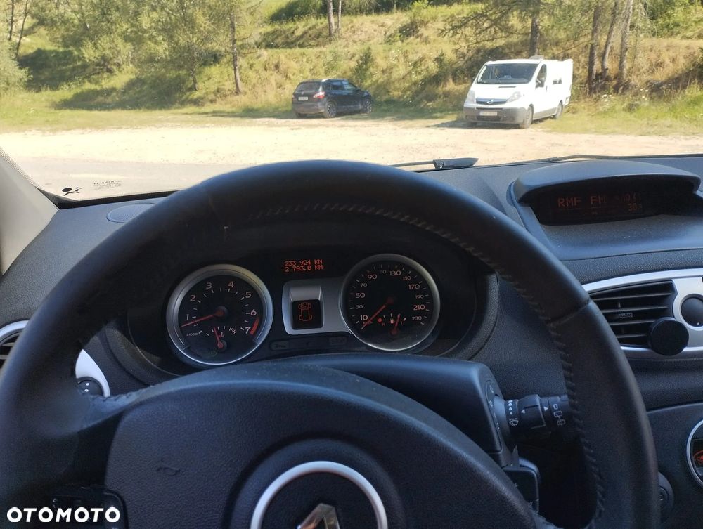 Renault Clio 1.6 16V Dynamique - 8