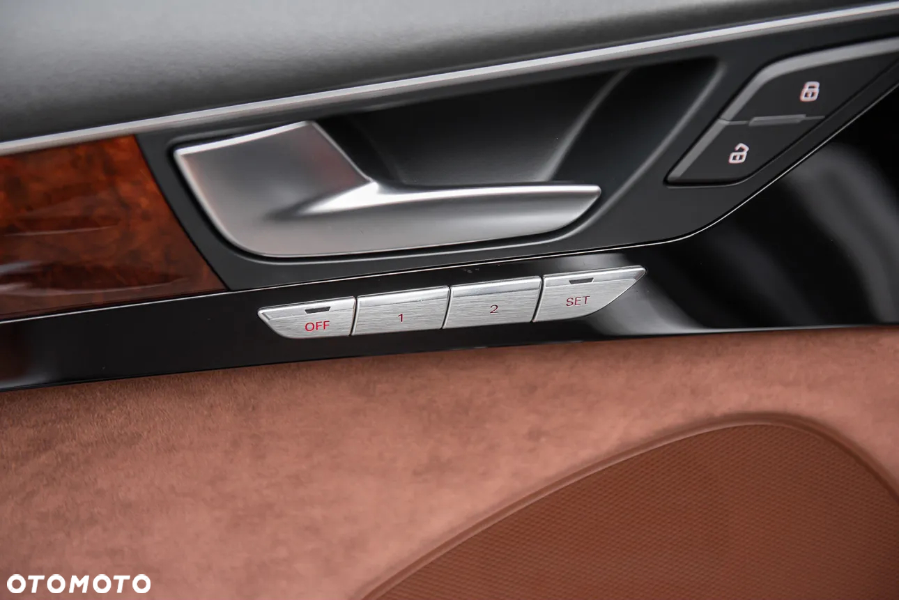 Audi A8 4.2 FSI quattro tiptronic - 17