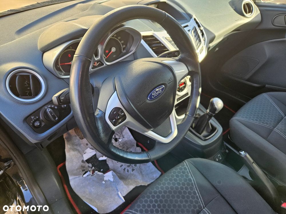Ford Fiesta - 11