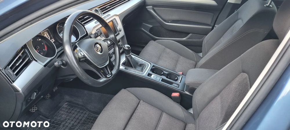 Volkswagen Passat 2.0 TDI (BlueMotion Technology) Comfortline - 40