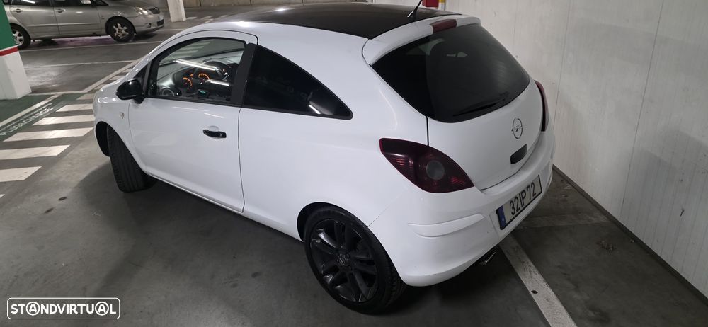 Opel Corsa 1.2 Black Edition - 2